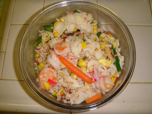 虾仁蟹柳炒饭的做法