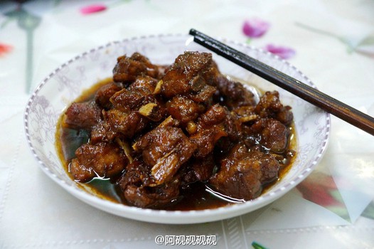 可乐糖醋排骨的做法