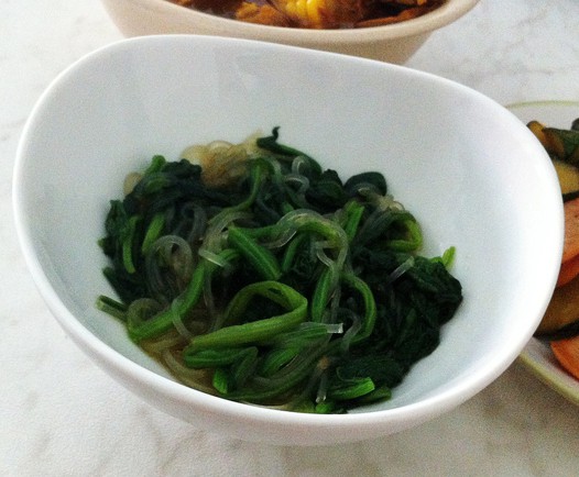 菠菜炒粉条的做法