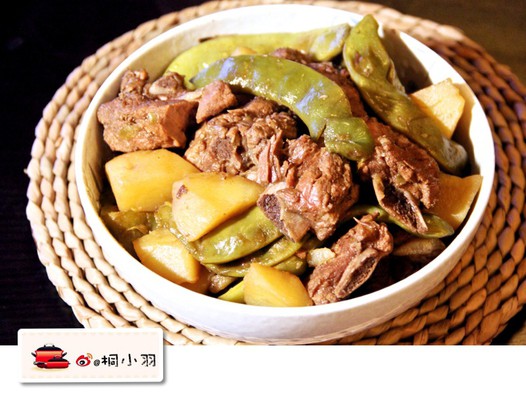 红烧排骨炖豆角土豆的做法