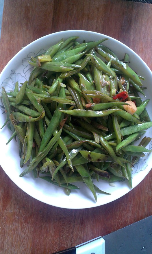 炝炒梅豆角的做法