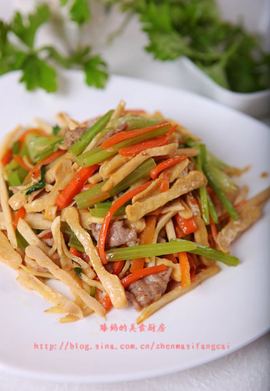 芹菜肉丝小炒的做法