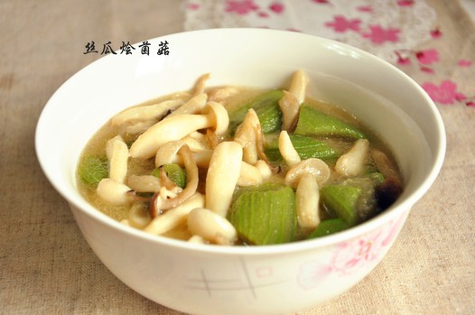 丝瓜烩菌菇的做法