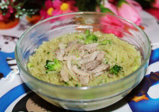 鸡汤菠菜面(宝宝辅食)的做法