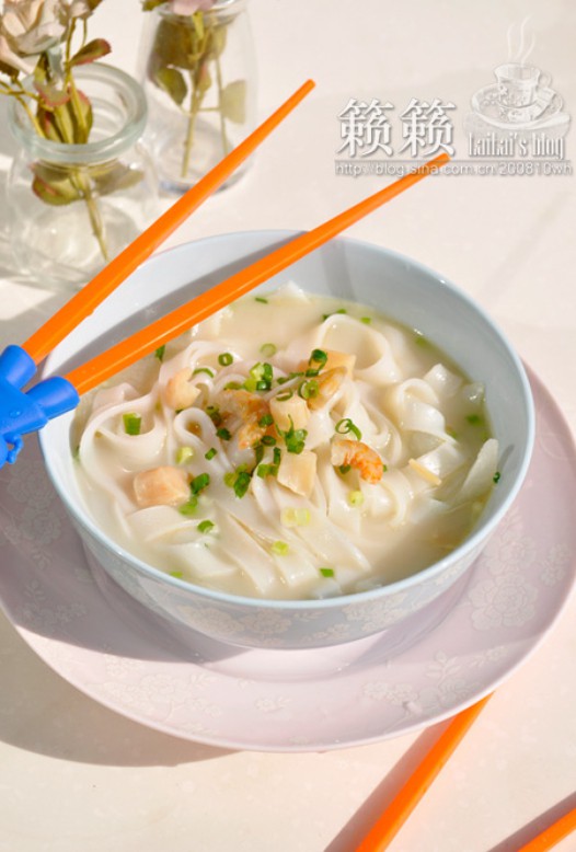 鲜鱼汤粉的做法