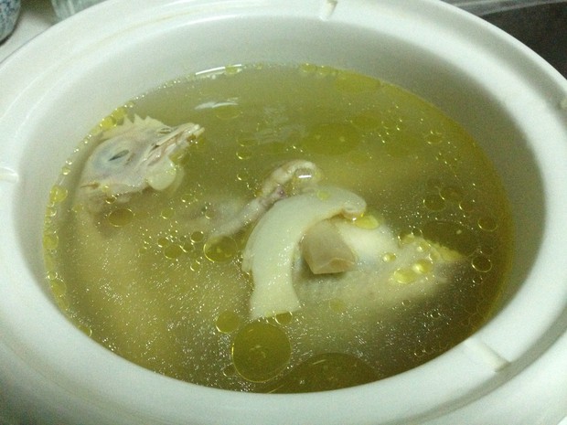 松茸三黄鸡汤的做法