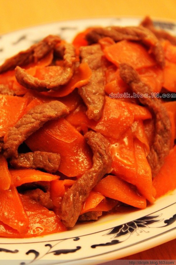 胡萝卜炒牛肉的做法