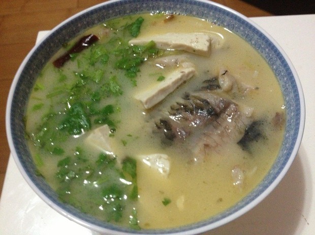 奶白鲫鱼豆腐汤的做法