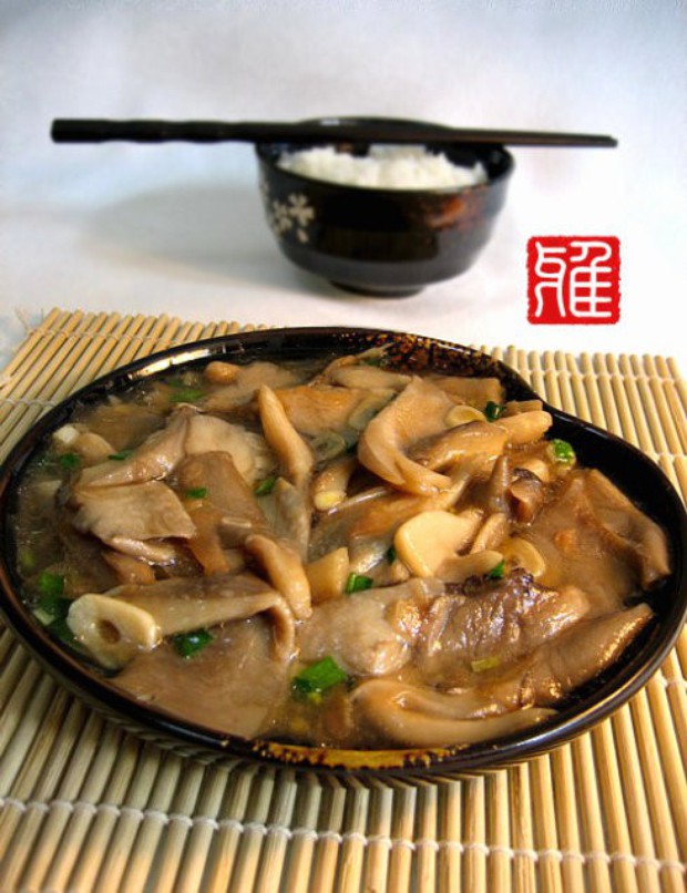 蚝油焖平菇的做法