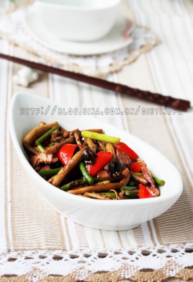 咸肉茶树菇的做法