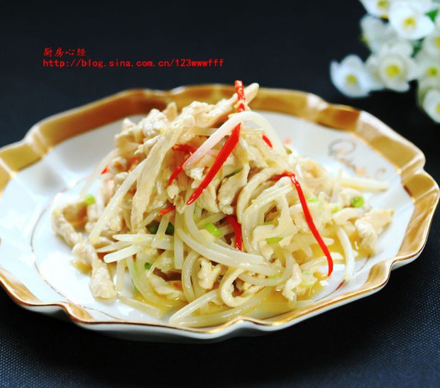 银芽炒鸡柳的做法