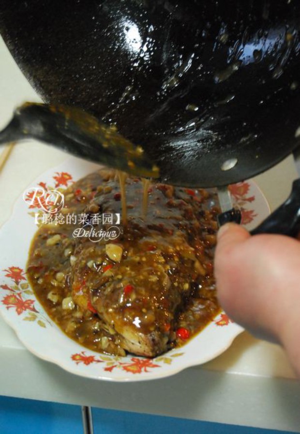 川味鲈鱼的做法