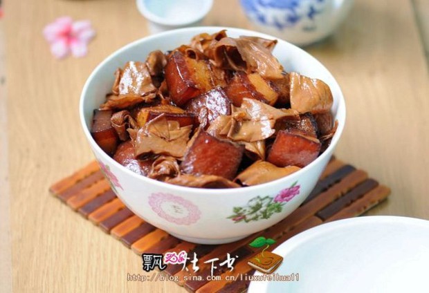 笋衣红烧肉的做法