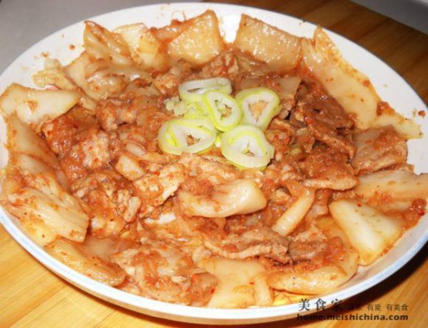 辣白菜炒五花肉的做法