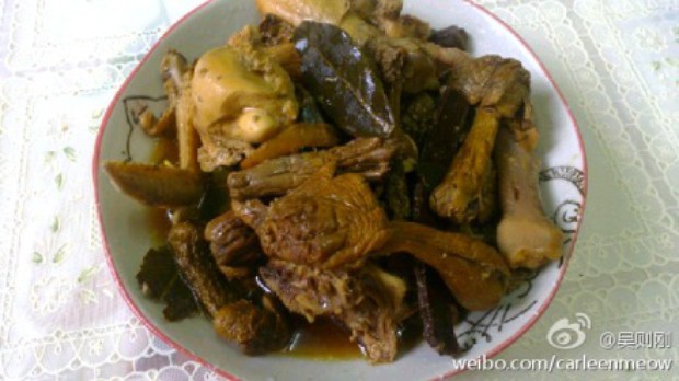 伪松茸炖鸡(电饭锅版)的做法