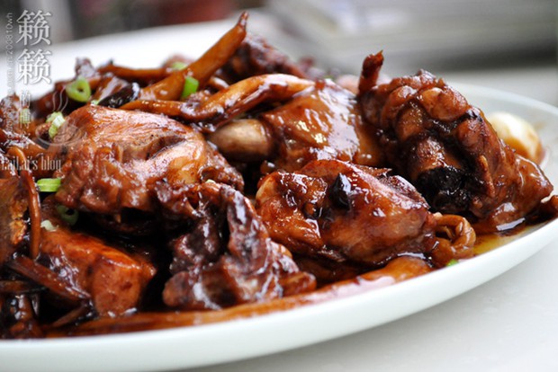茶树菇麻油香锅鸡的做法