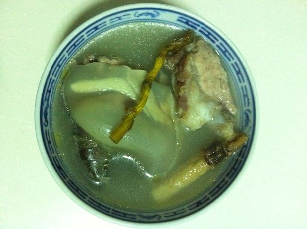 甲鱼子排汤的做法