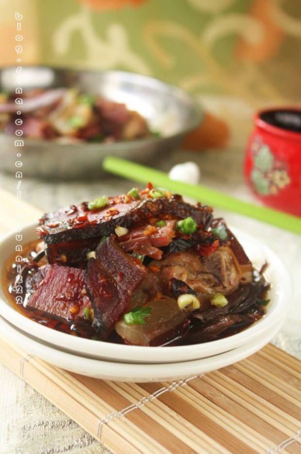 腊肉蒸鸡的做法