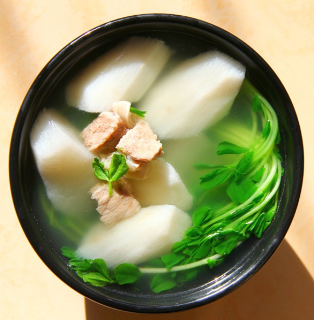 山药豆苗牛肉汤的做法