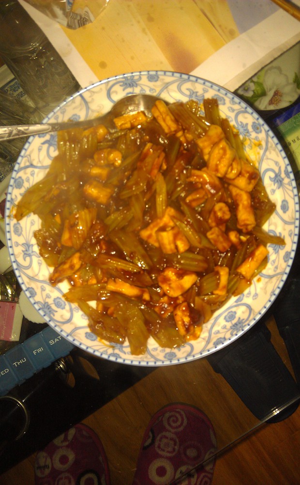 西芹茄汁牛骨髓的做法