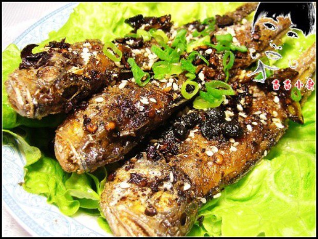 香辣酥嫩的小黄鱼的做法