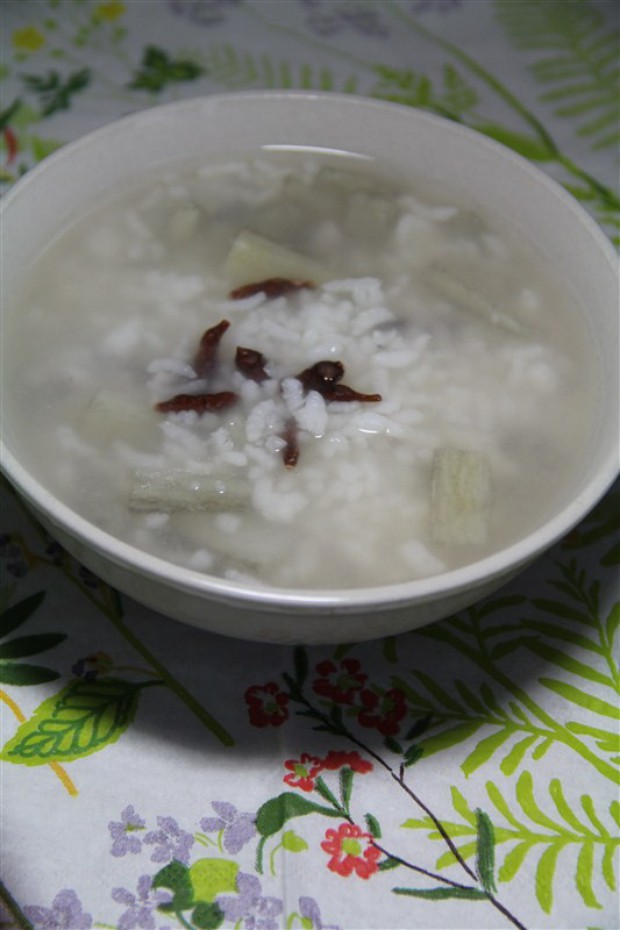 山药蕨麻粥的做法