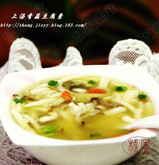 上汤冬菇豆腐羹的做法