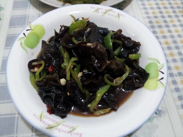 凉拌黑木耳的做法