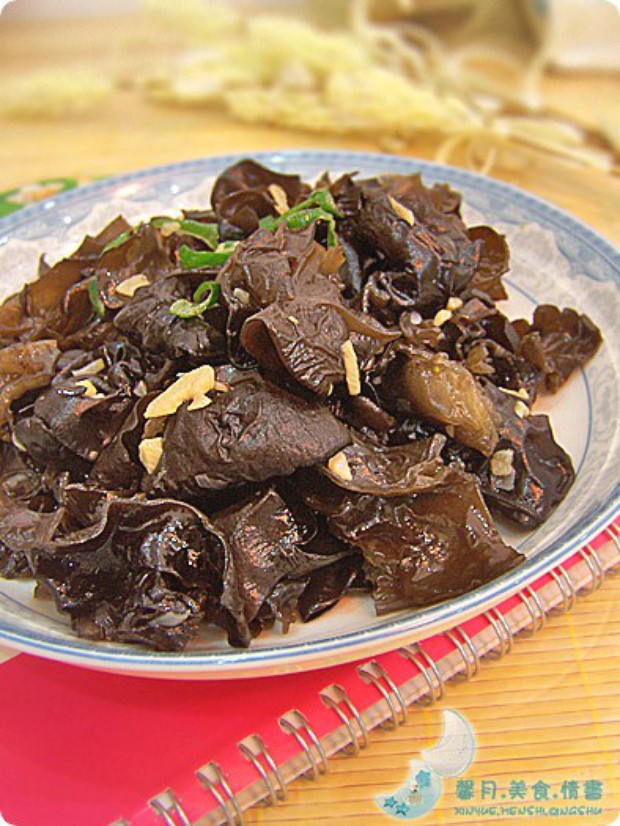 蒜蓉木耳的做法