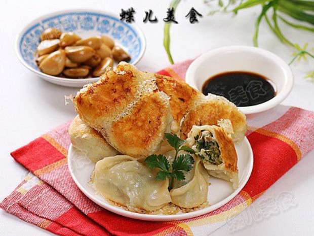 香菜猪肉冰花煎饺的做法