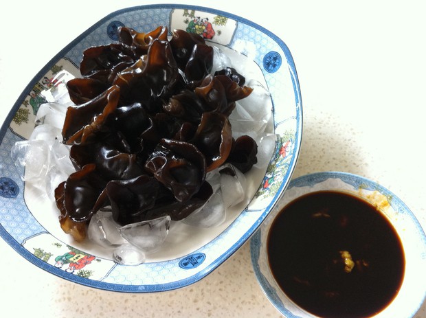 冰镇黑木耳的做法