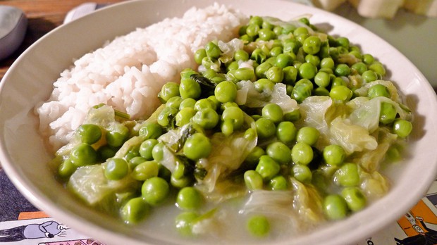 炖豌豆佐椰香饭的做法