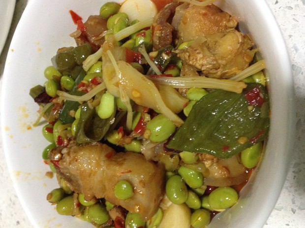 青豆烧五花肉的做法
