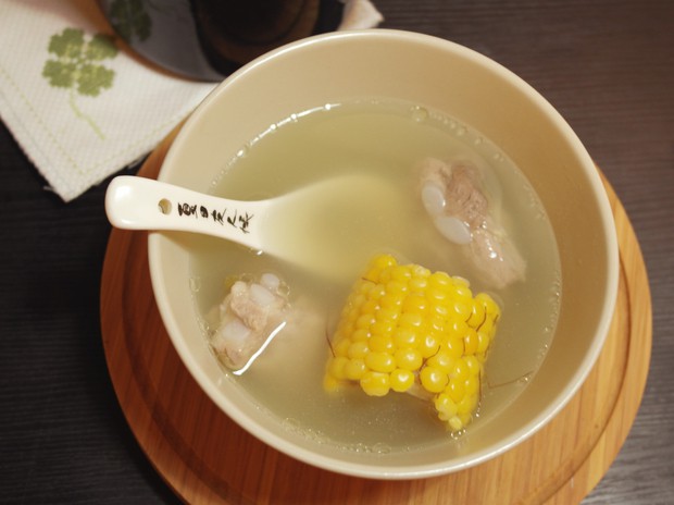 玉米绿豆排骨汤的做法