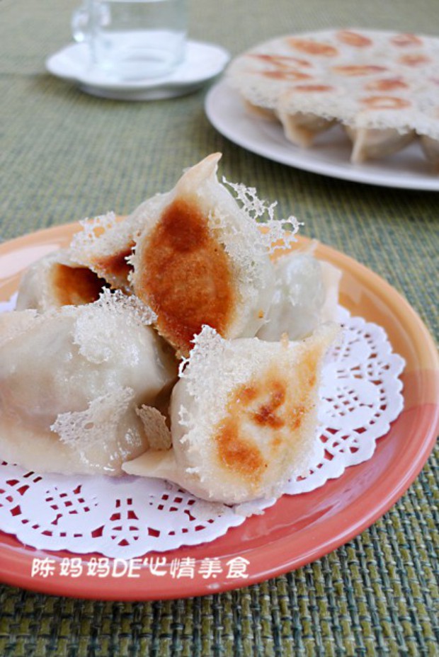 冰花煎饺(芹菜素馅)的做法