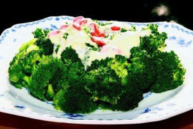 奶香西兰花的做法