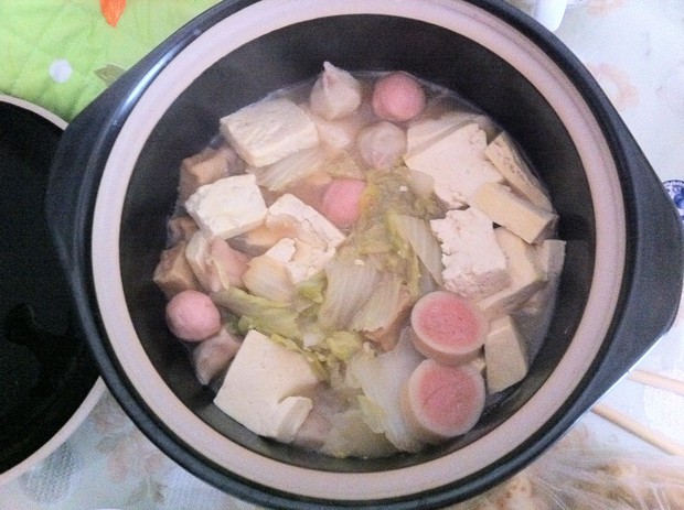 白菜豆腐丸子煲的做法