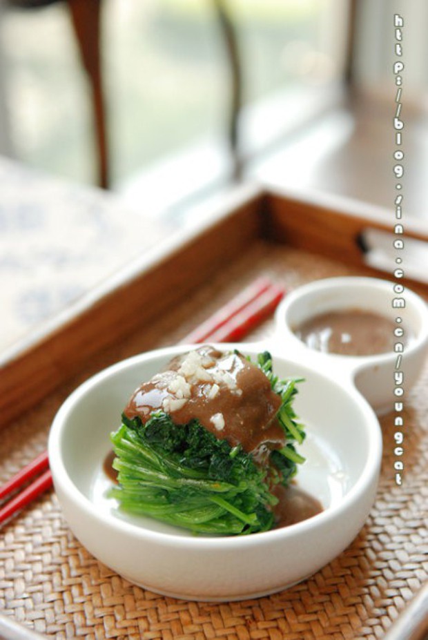 芥末麻香菠菜的做法