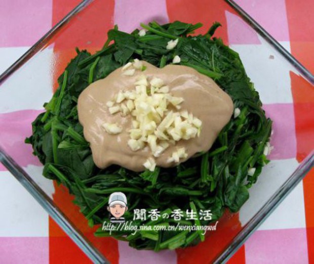 酱拌菠菜的做法