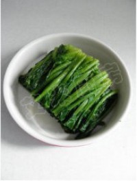 姜蒜香汁菠菜的做法步骤9