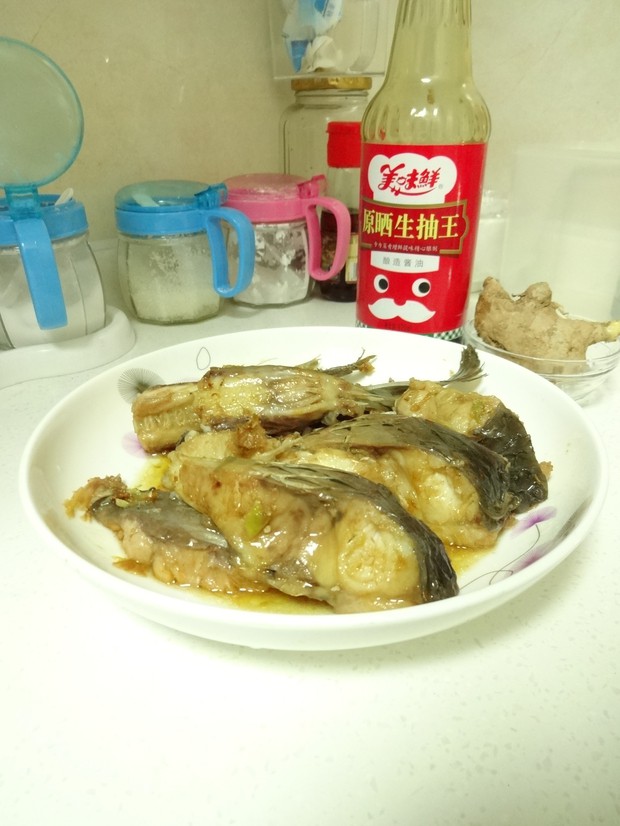 焖鲩鱼尾的做法
