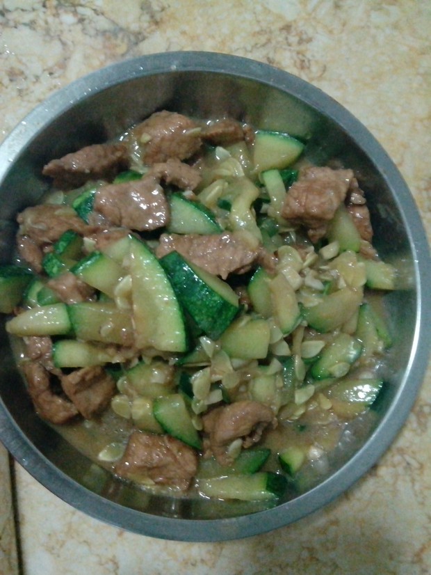 小南瓜炒肉的做法