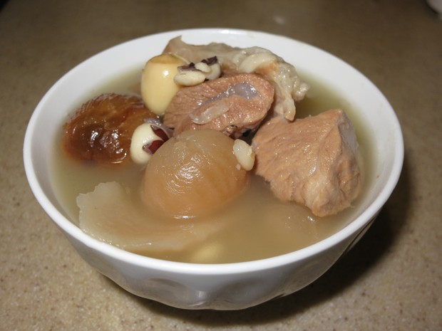 清補涼煲豬腱湯的做法