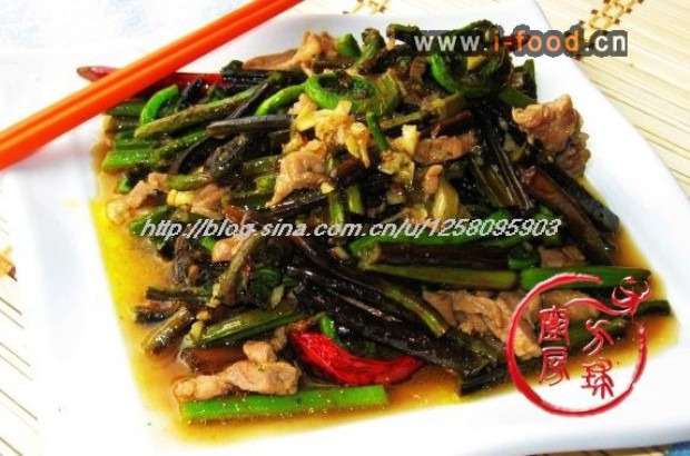 水蕨菜炒肉丝的做法
