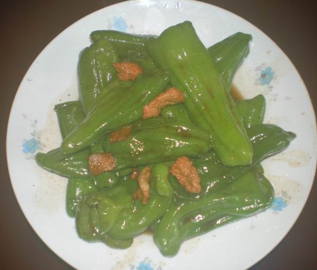 鲜肉片炒青辣椒的做法