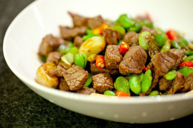 蚕豆爆牛肉粒的做法