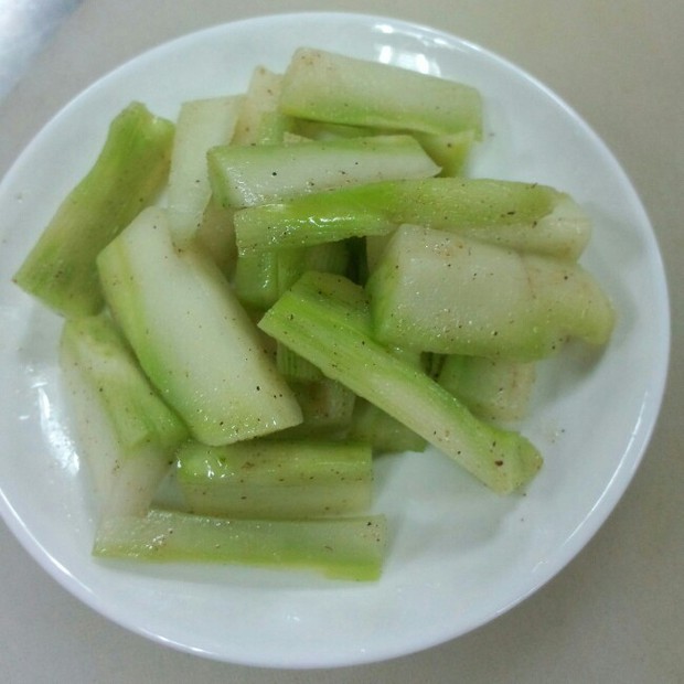 西兰花梗的做法