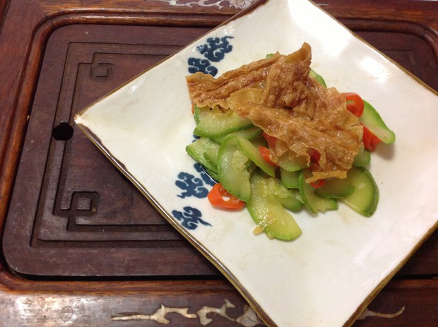 炸腐竹再烩云南小瓜的做法