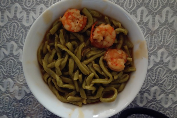 油菜鲜虾面的做法