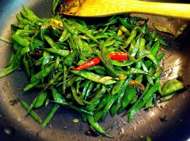 橄榄菜清炒扁豆丝的做法